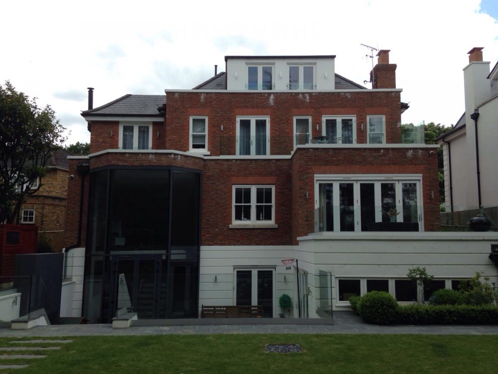 London home with peeling paint needs professional cleaning